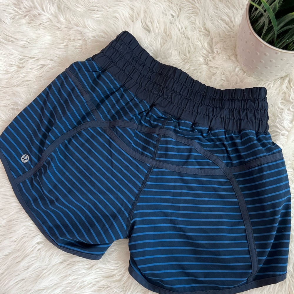 Lululemon shorts size 6